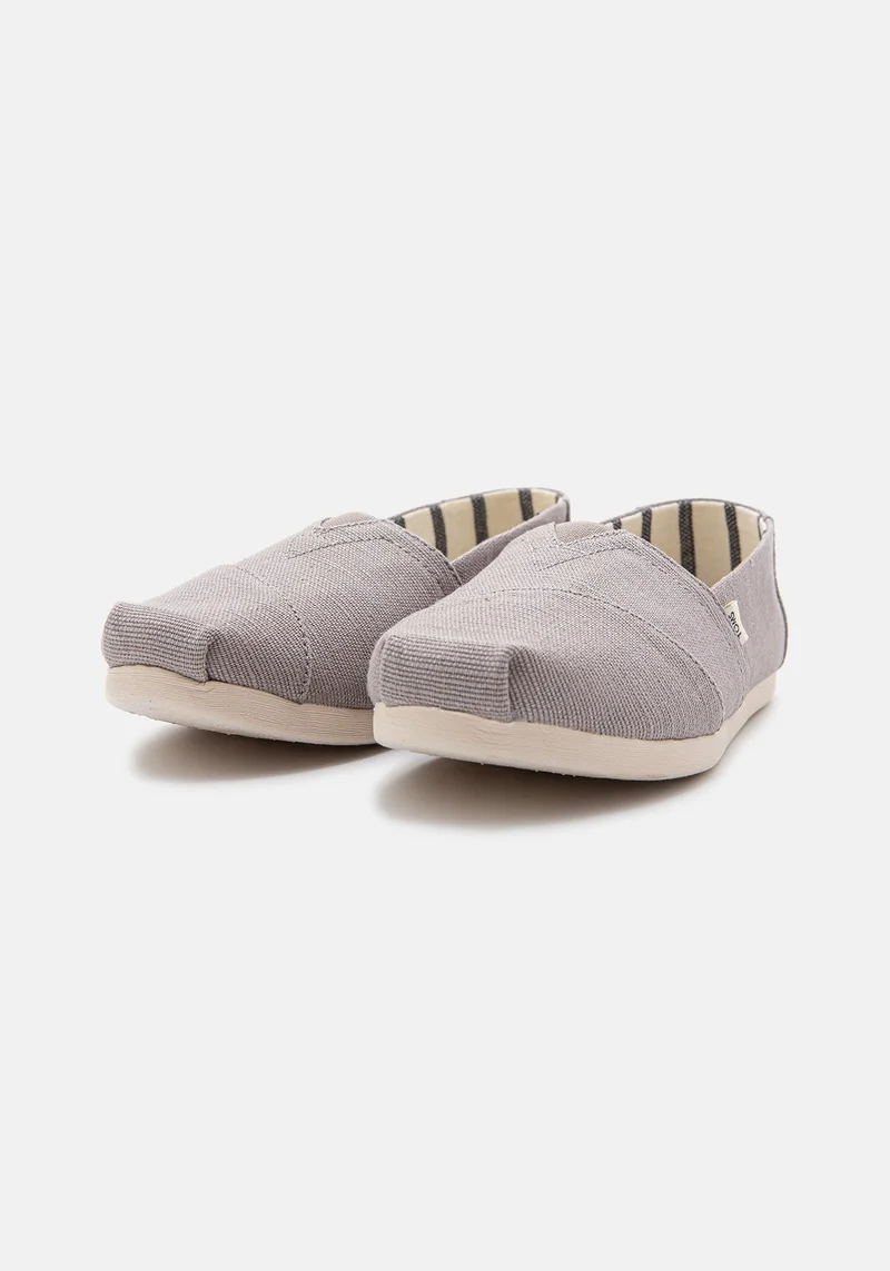 10015772 WM Heritage Canvas morning dove