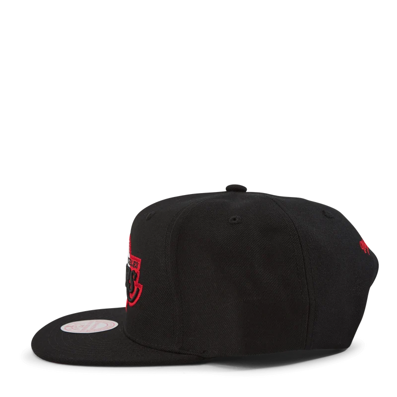 B Snapback