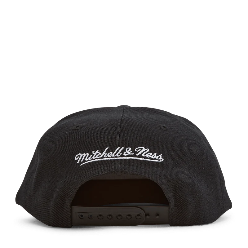 Pistons Top Spot Snapback HWC