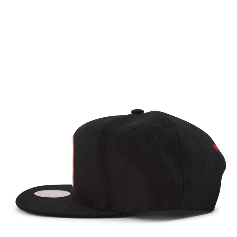 B Snapback