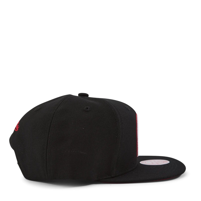 B Snapback