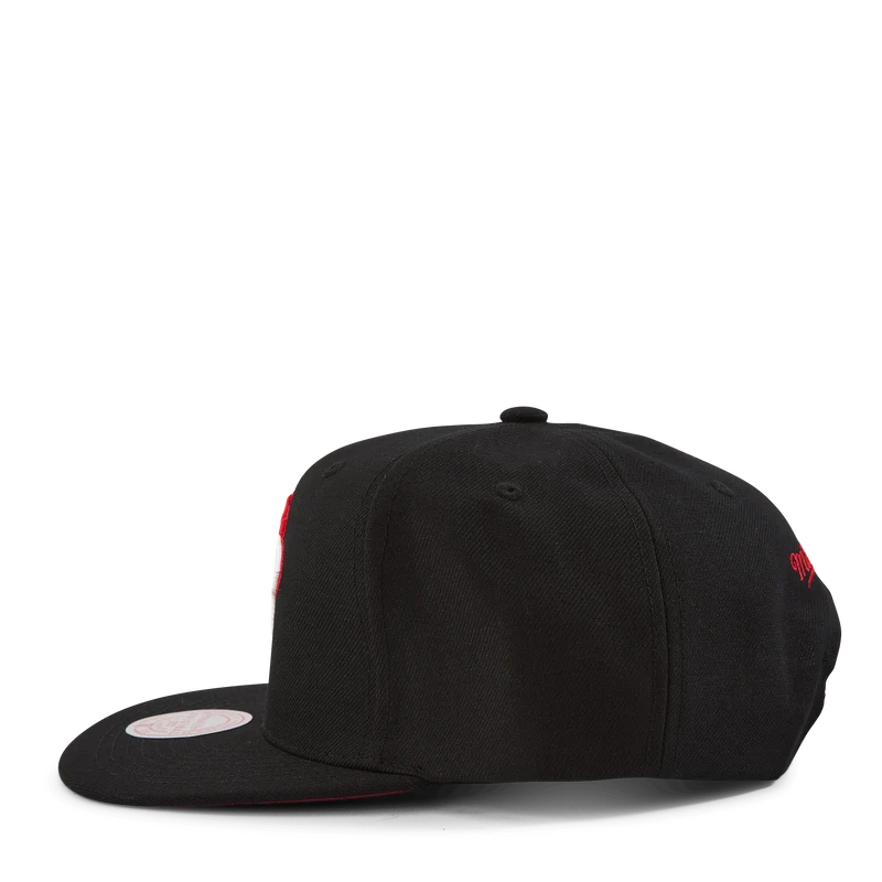 B Snapback