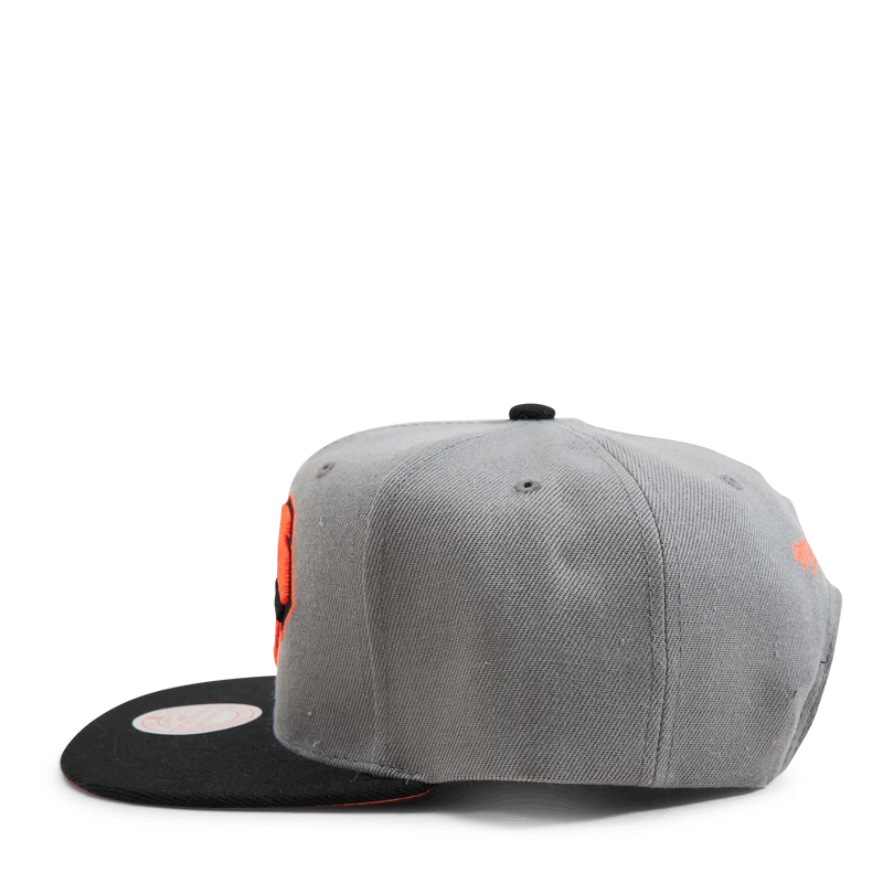 Knicks Neon Lights Snapback