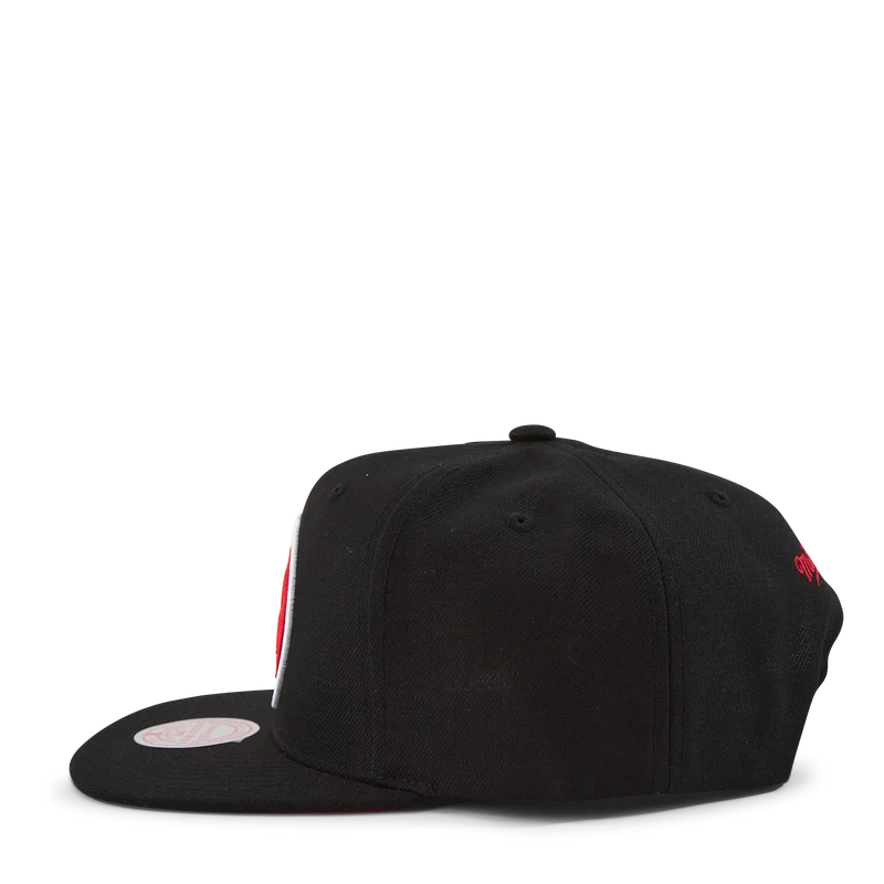 B Snapback
