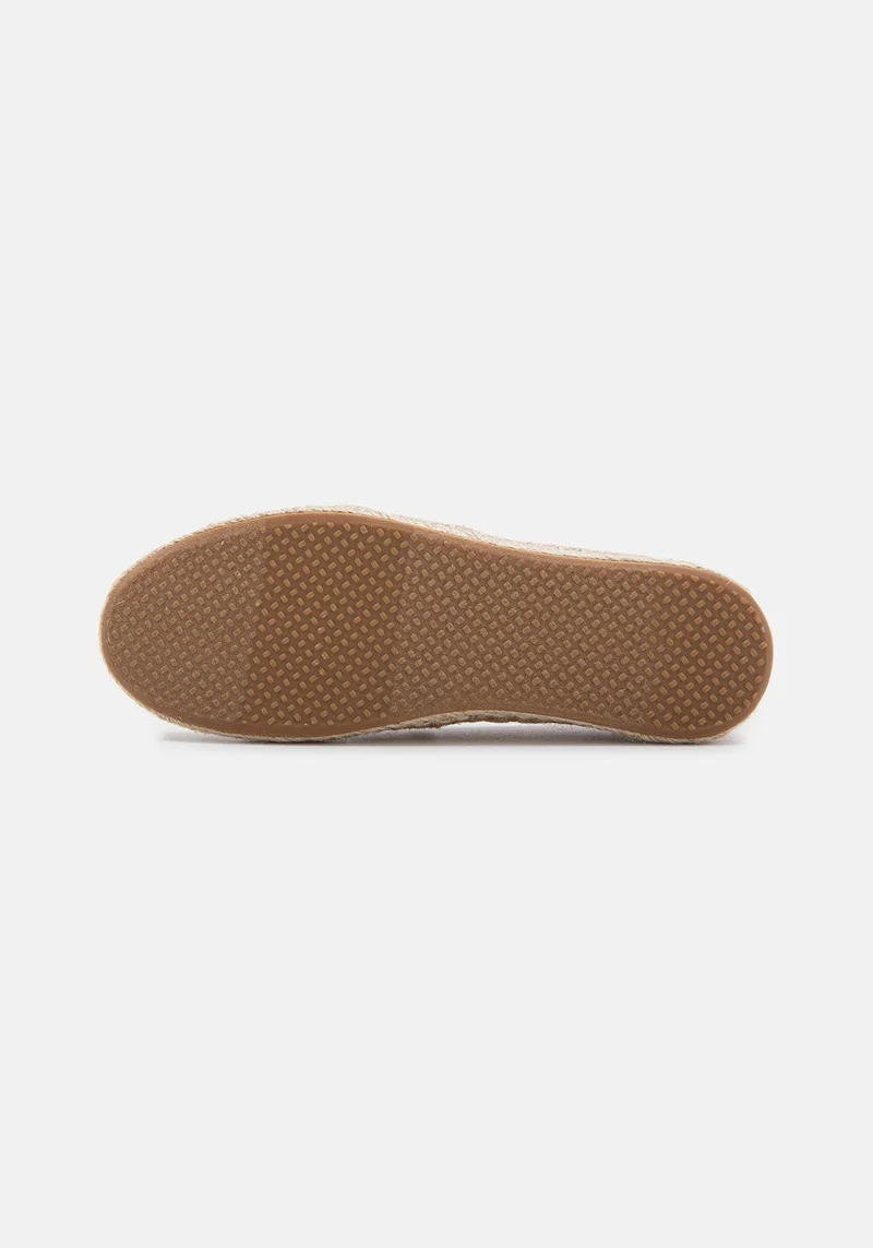 10016266 WM Woven macadamia global