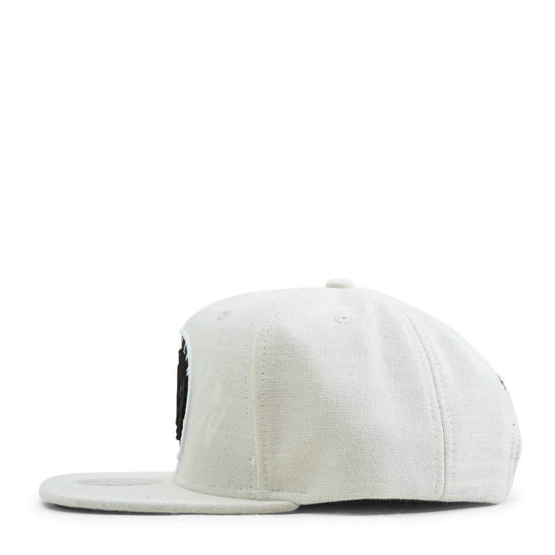 Cut Away Snapback Off
