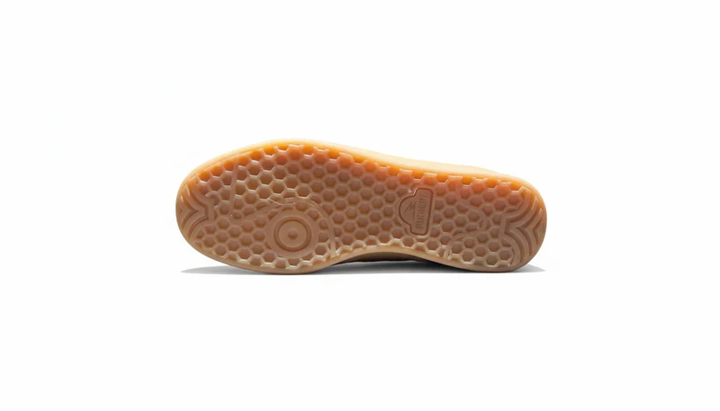 CLUB DELUXE WRINKLED LAMINATED LEATHER BUTTER DETAILS silver