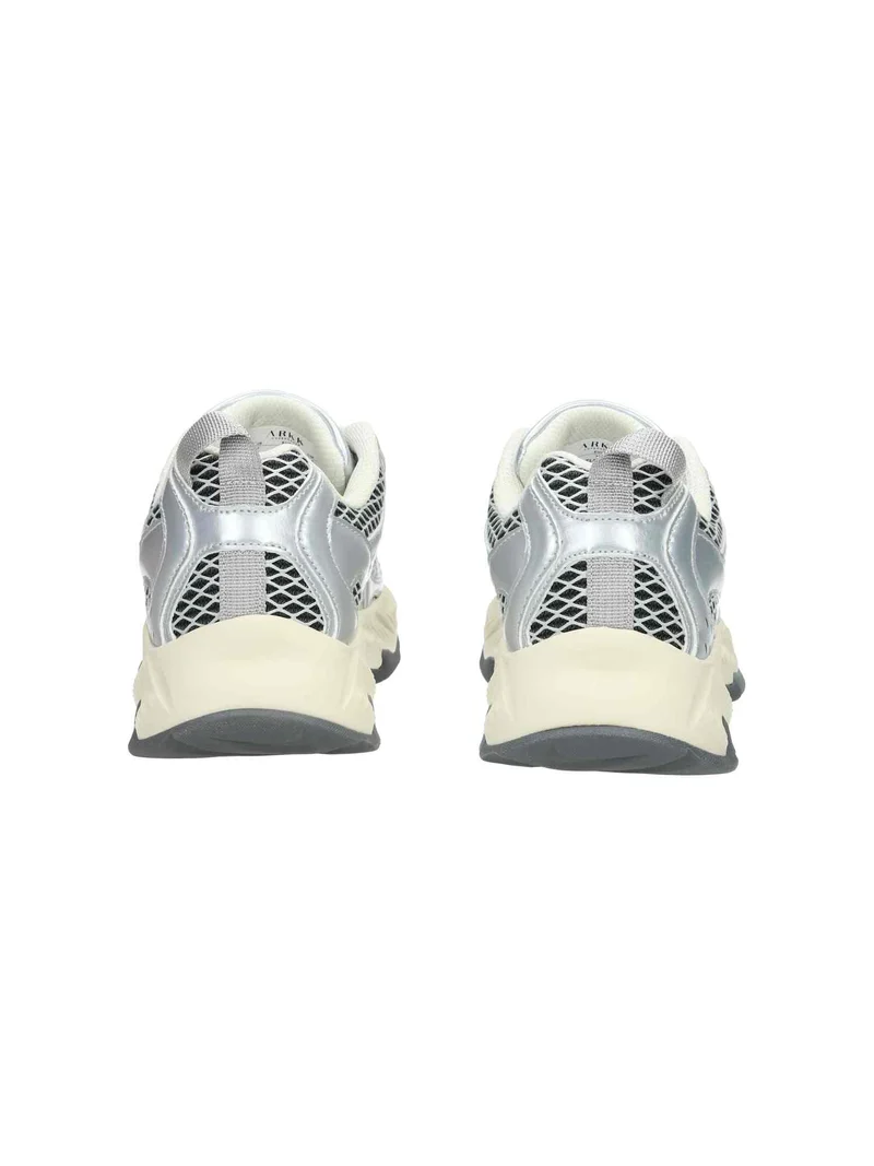 Forma Runner silver antique white
