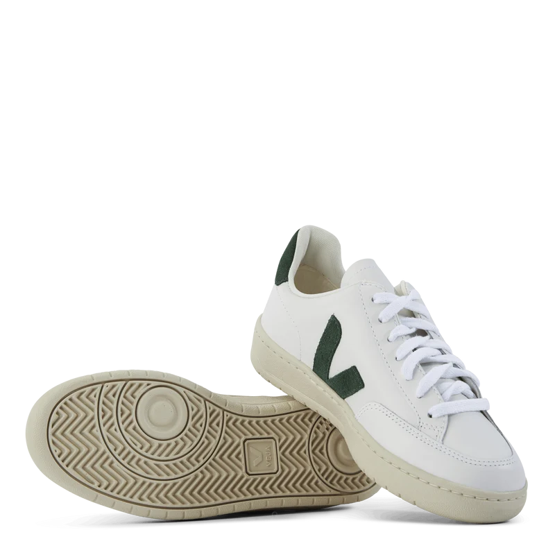 V-12 Leather Extra White Cyprus