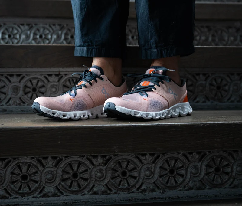 60.98691 W Cloud X rose/sand