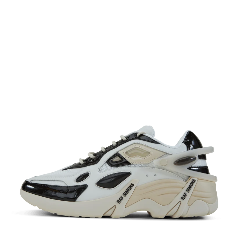Cylon-21 White Black Cream