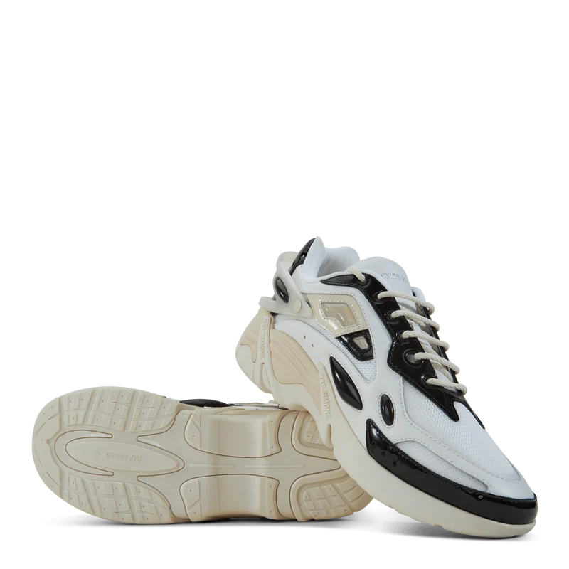 Cylon-21 White Black Cream
