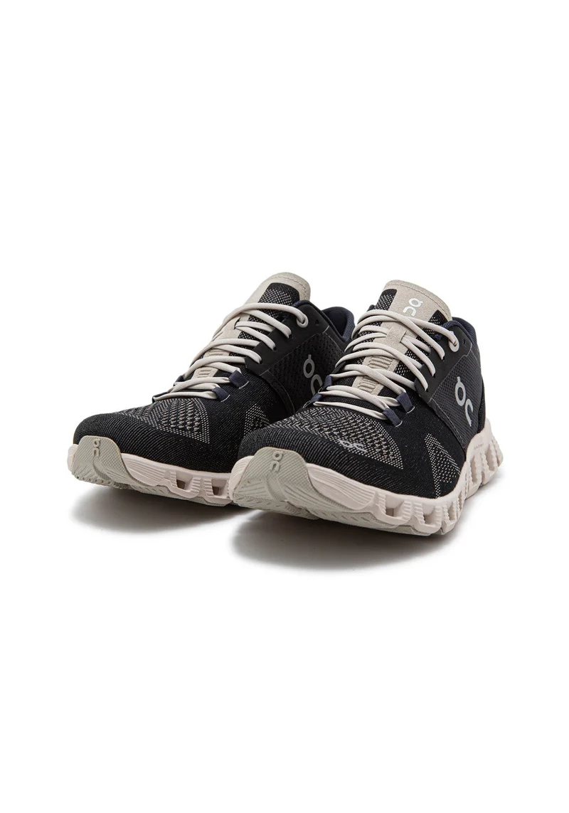 40.99592 W Cloud X black/pearl