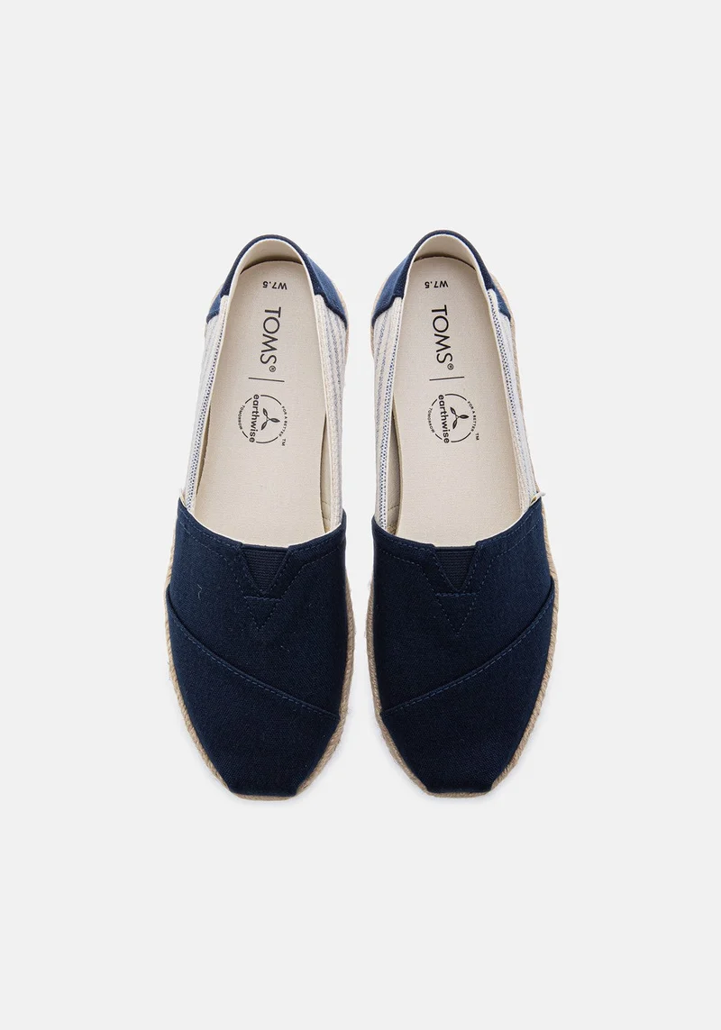 10016268 WM University Stripes navy