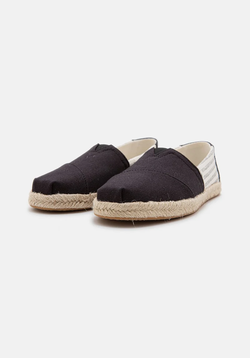 10016264 WM University Stripes black