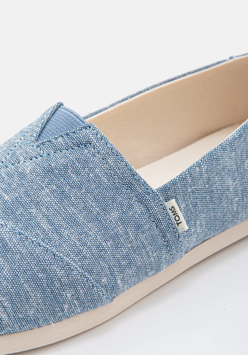 10014410 WM Blue Slub Chambray
