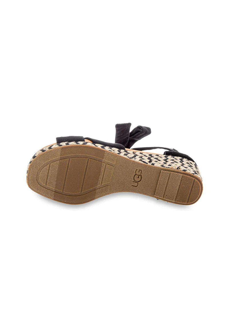 W Yarrow black canvas