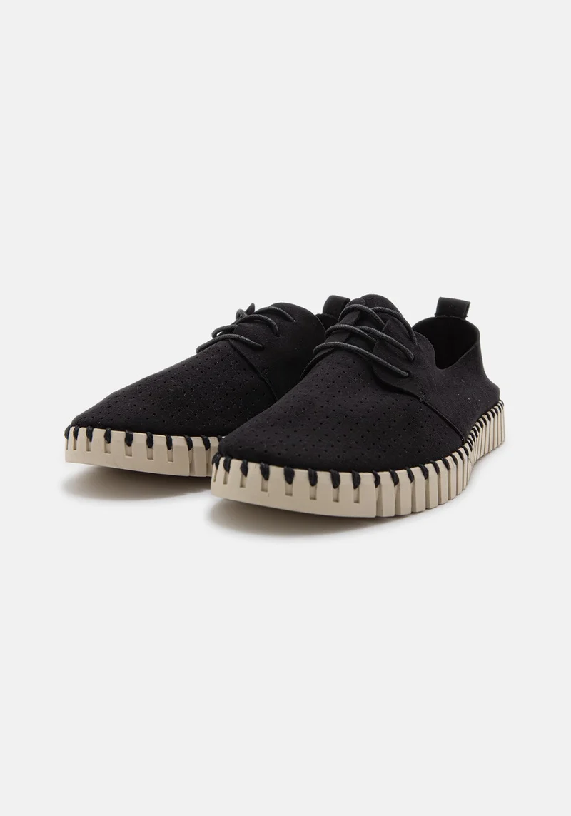 Flats for Men black