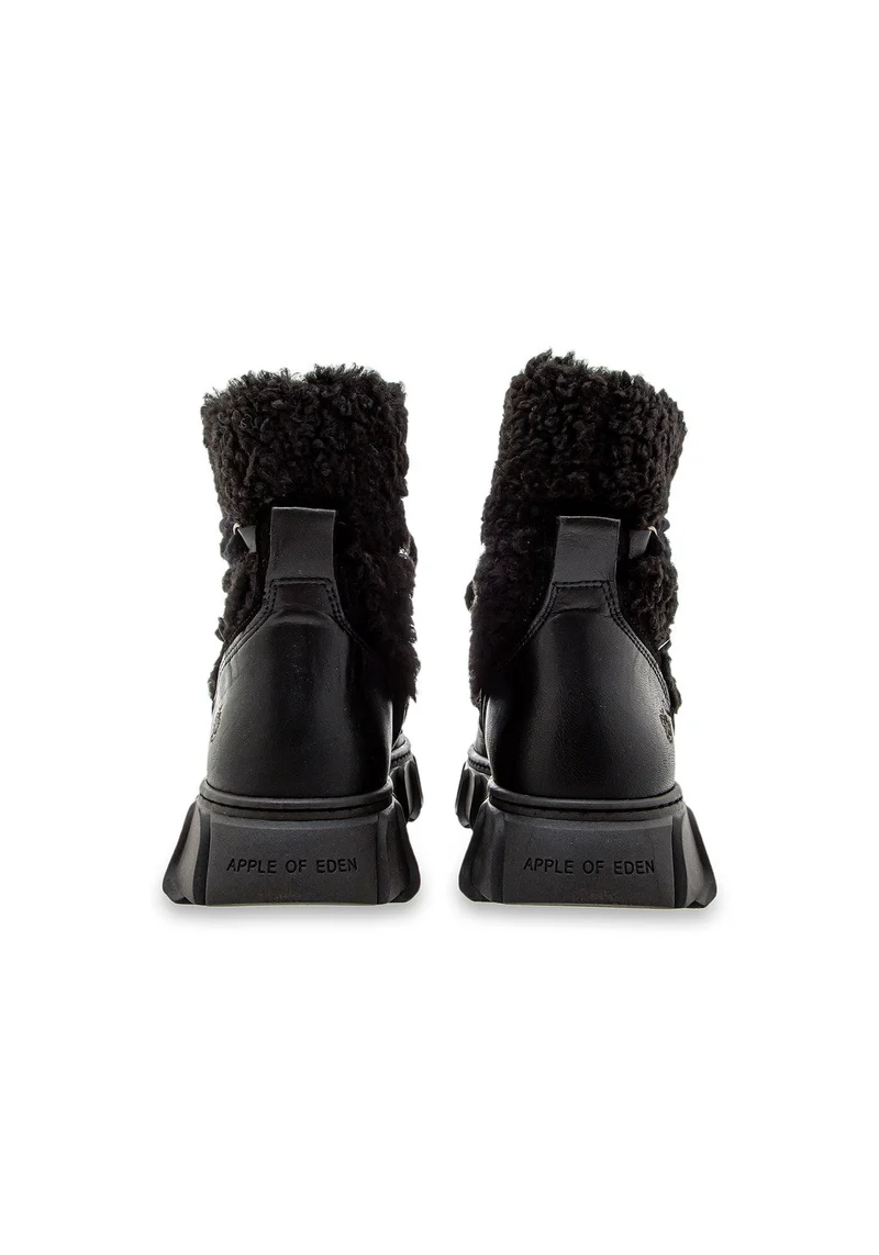 Lyla 1 black