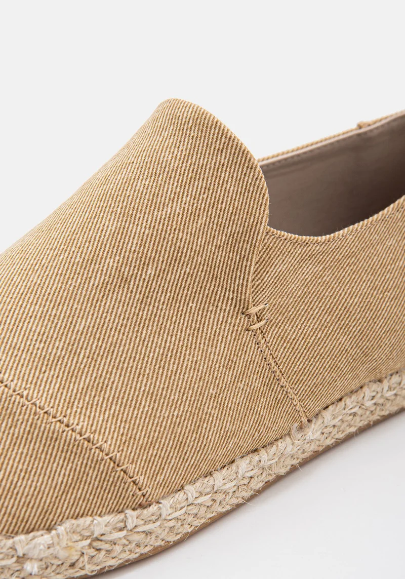 10016282 MN Deconstructed Eco Dye tan