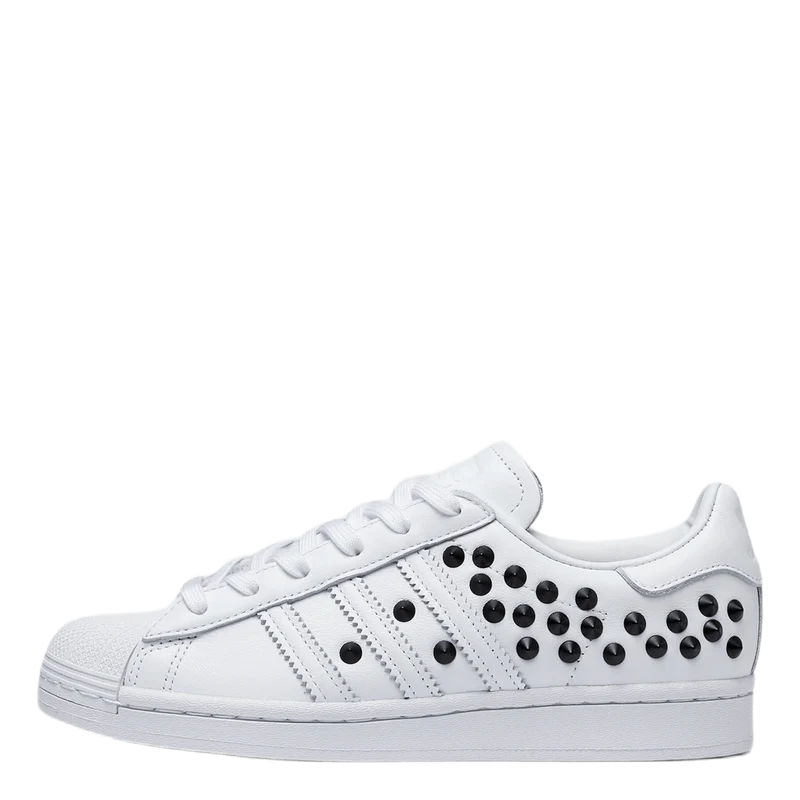 Superstar W White