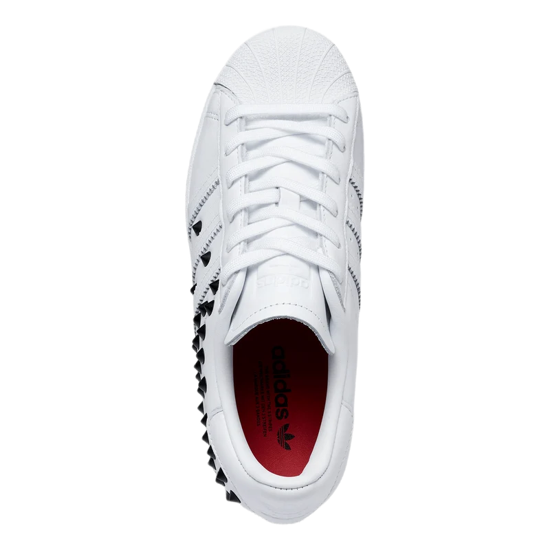 Superstar W White