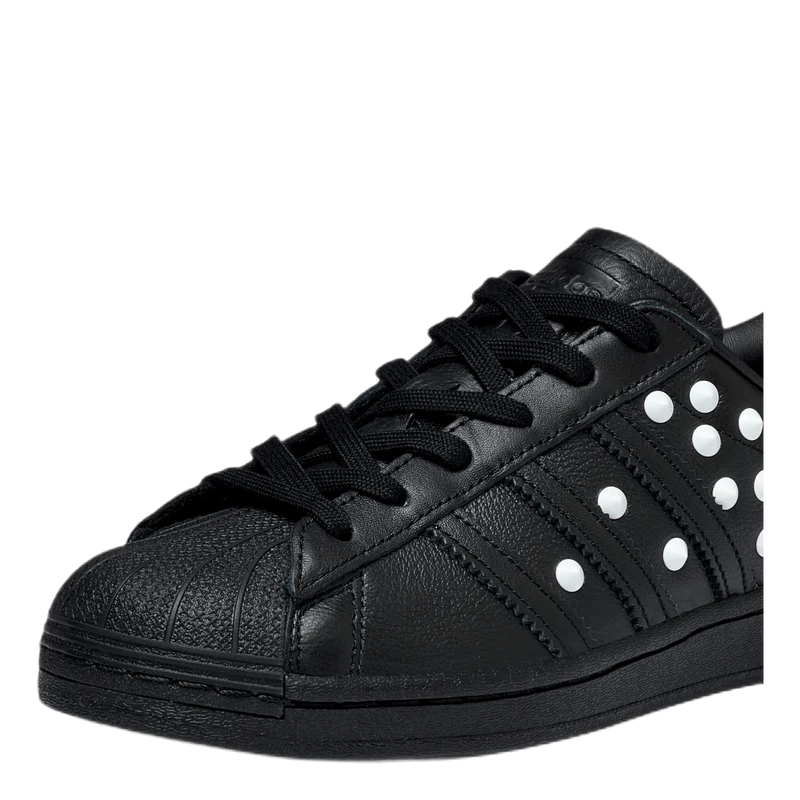 Superstar W Black