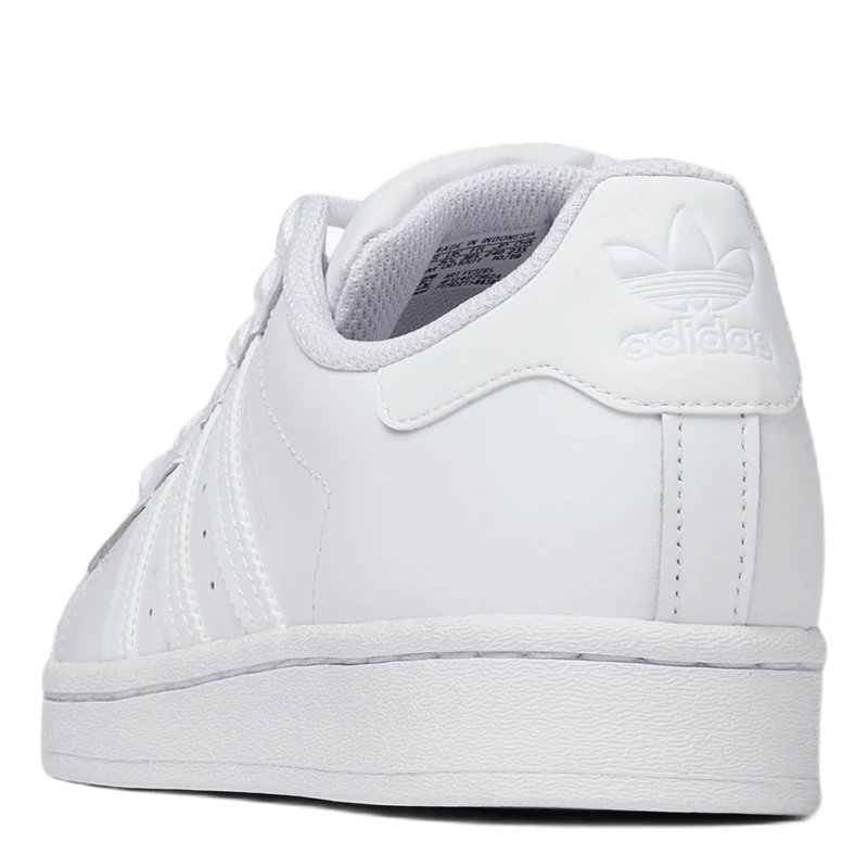 Superstar W White