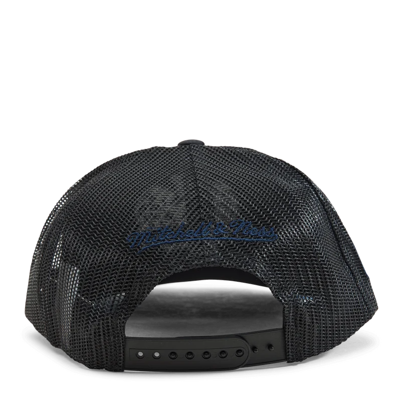 UNC Team Origins Trucker