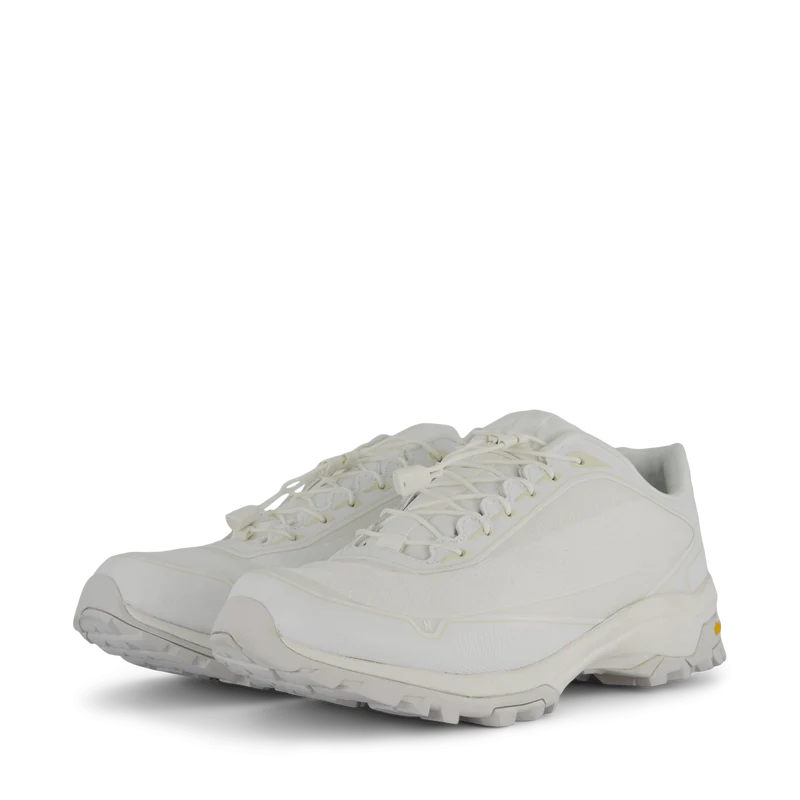 Arktisk Laced Up Runner V02 White
