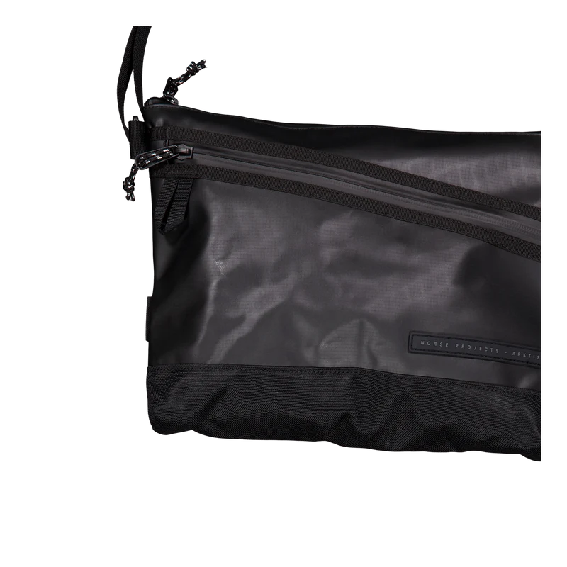 Arktisk 3l Shoulder Bag Black