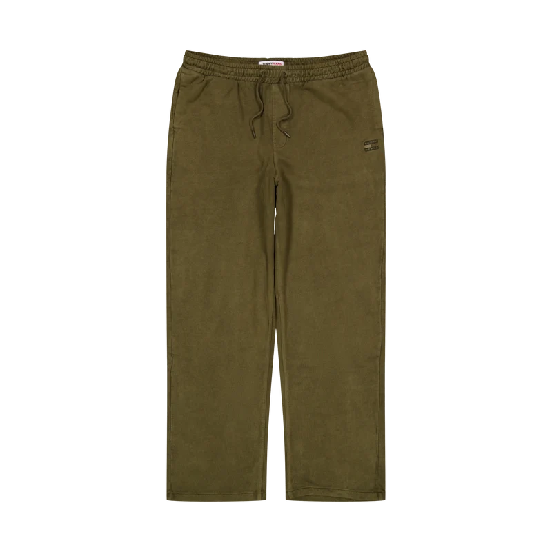 Tjm Aiden Tonal Badge Trck Pnt Drab Olive Green