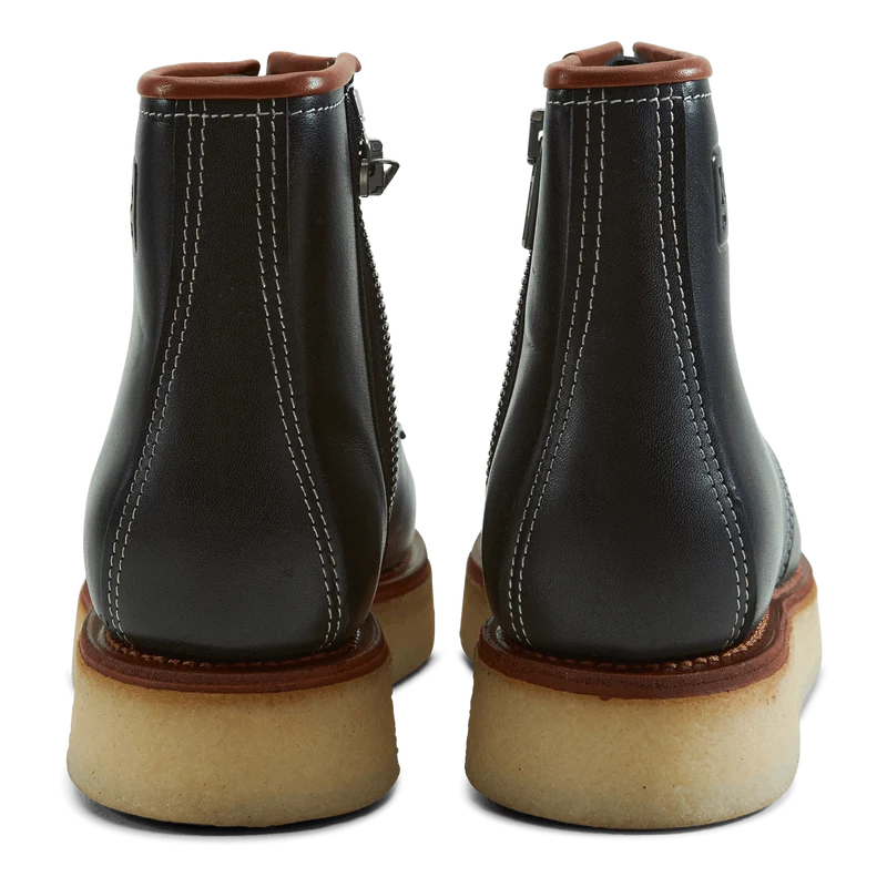 Boot Black