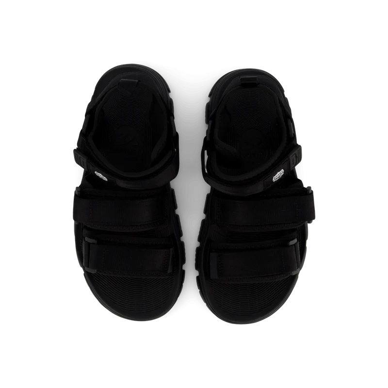 Neo Bungy At Black 00n