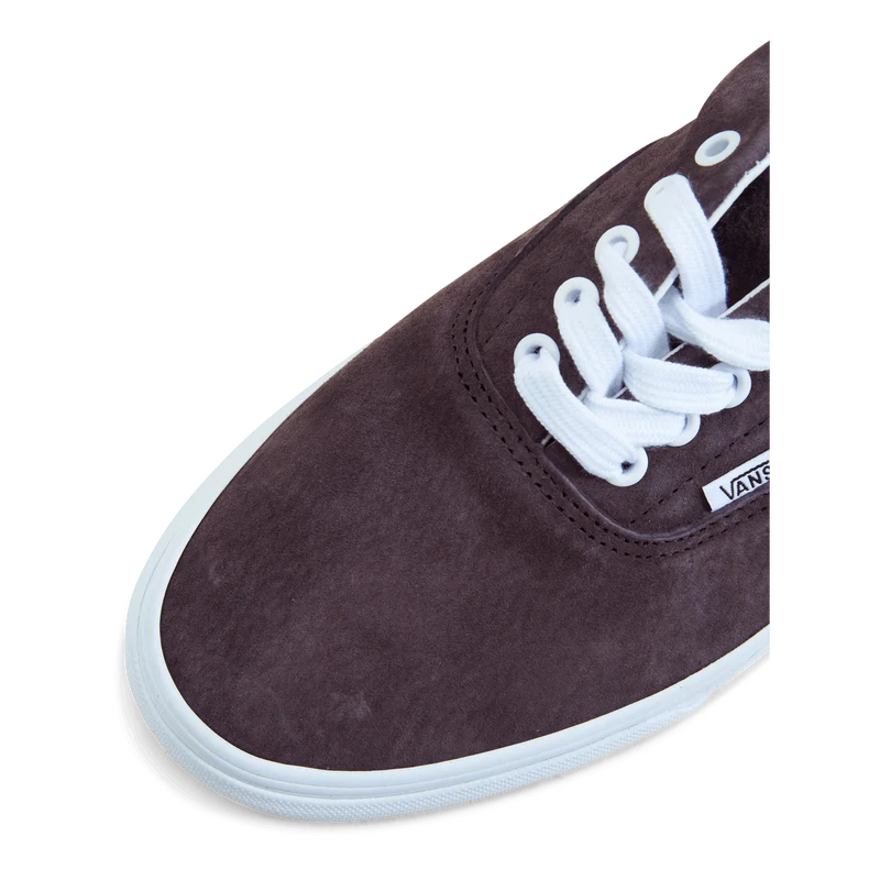 Ua Era Pig Suede Wine Tasting