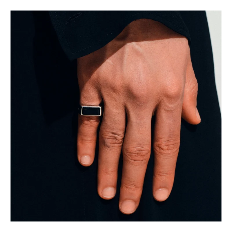 Peaky Ring Polished Onyx Silver
