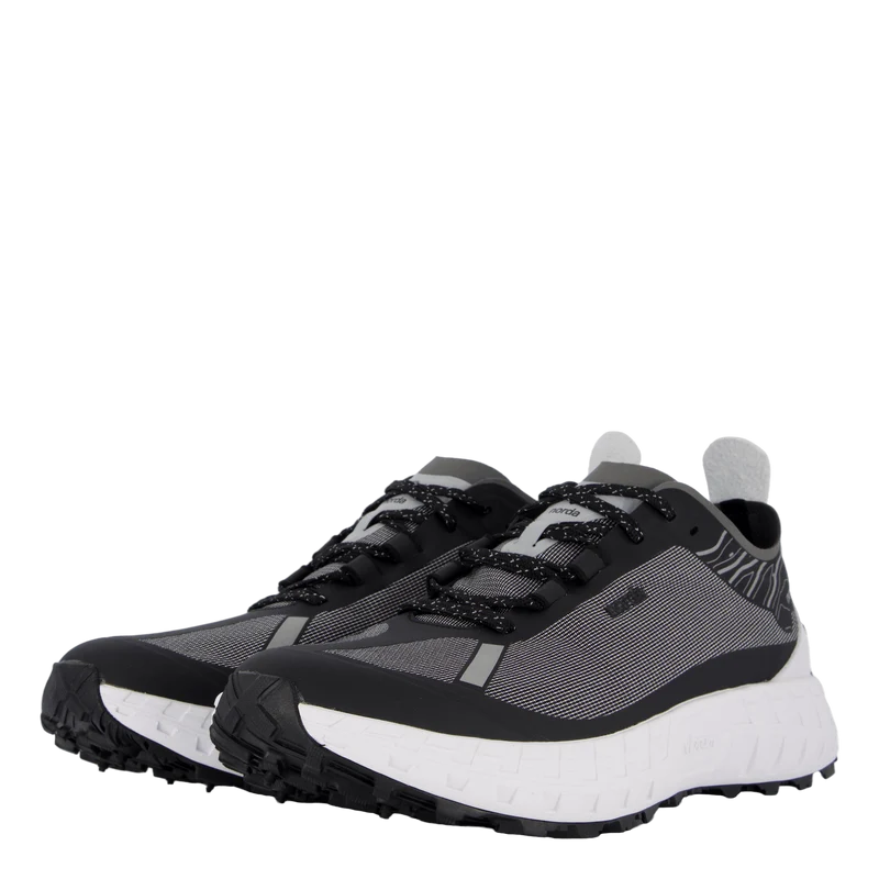 Norda N001 Black/white